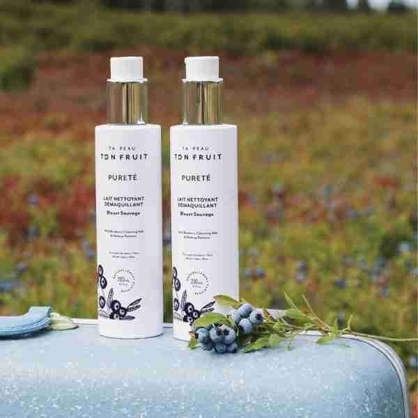 Deux bouteilles de lait démaquillant et nettoyant Pureté de Ta Peau, Ton Fruit