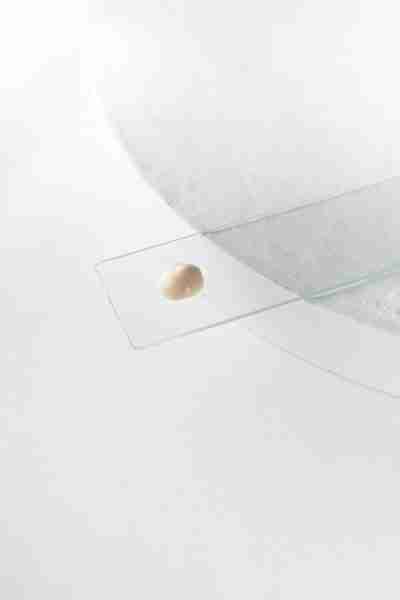 La texture de crème pour contour des yeux Éveil de Ta Peau, Ton Fruit