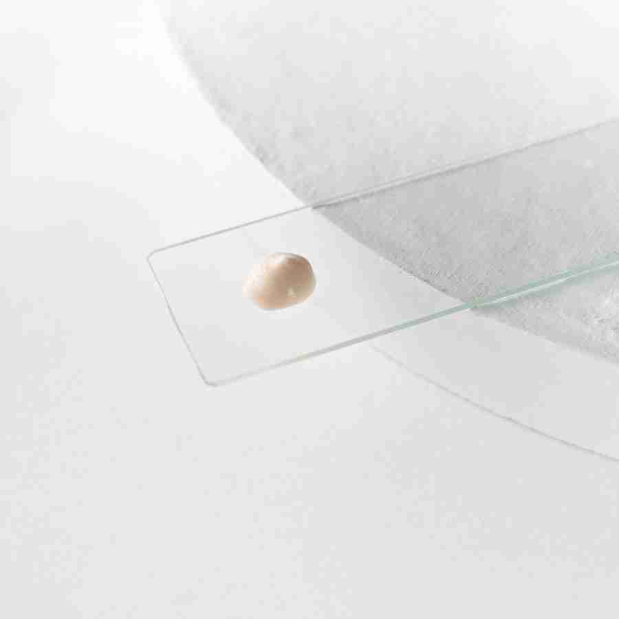 La texture de crème pour contour des yeux Éveil de Ta Peau, Ton Fruit